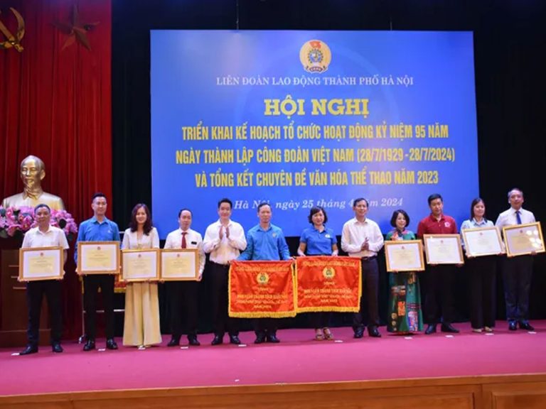 Công đoàn Kangaroo nhận bằng khen từ Tổng Liên đoàn Lao động Việt Nam