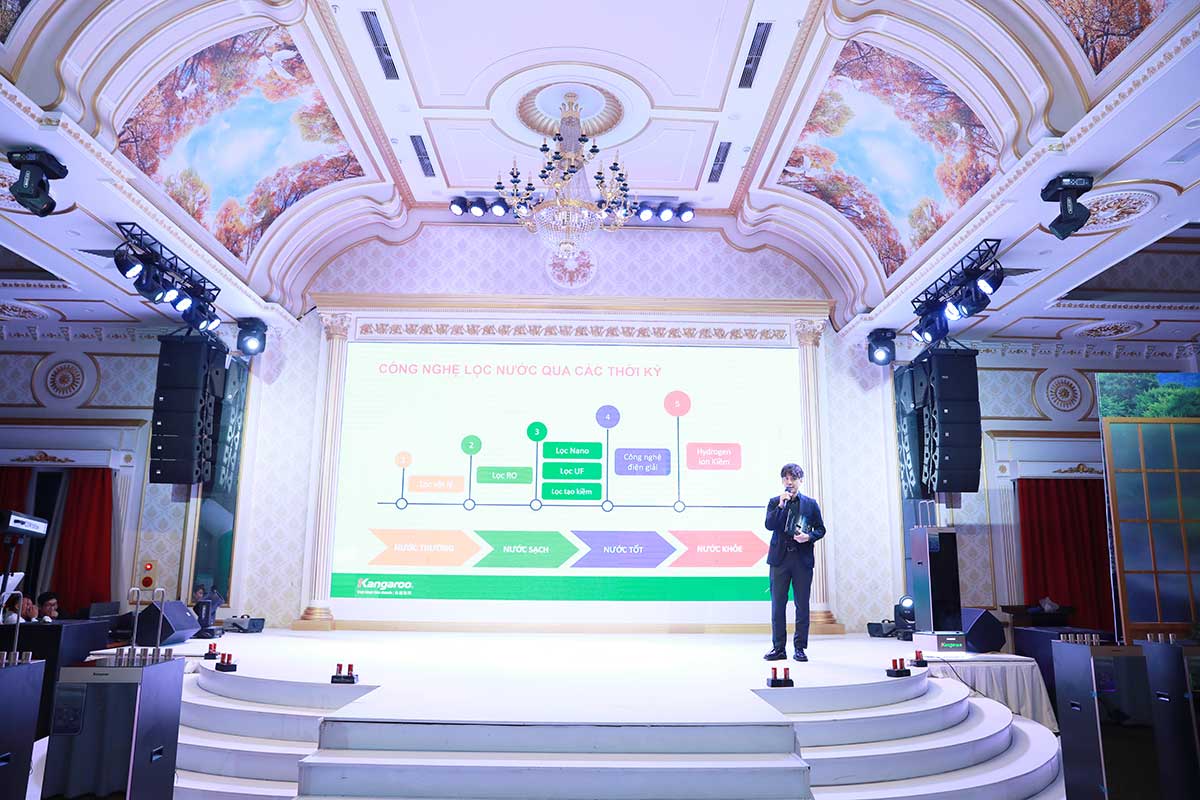 Khách hàng khu vực Hà Nam hứng thú với máy lọc nước Kangaroo Sumire Hydrogen ion kiềm 2025