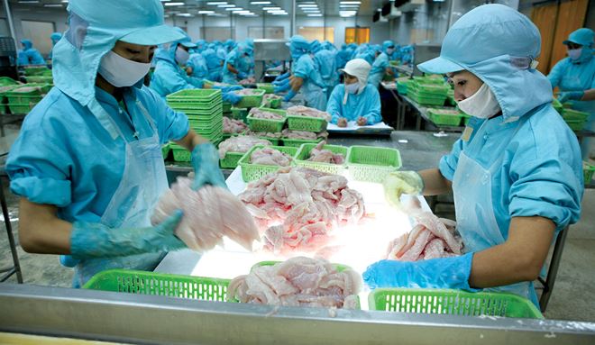 San pham tom, ca tra cua Viet Nam duoc huong loi tu dien bien cua cuoc chien thuong mai My - Trung.