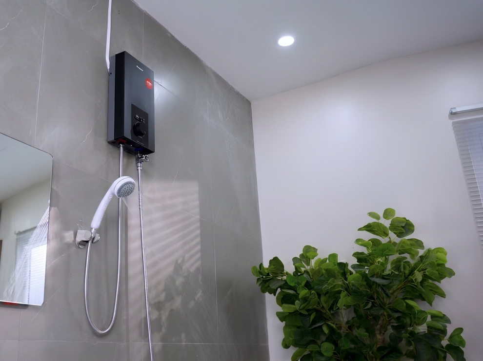 Chạy thử kiểm tra máy nước nóng trực tiếp sau khi lắp