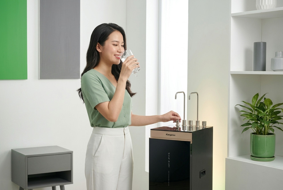 So sánh nước lọc trong và nước đục bất thường giúp nhận biết khi nào nên hay không nên sử dụng