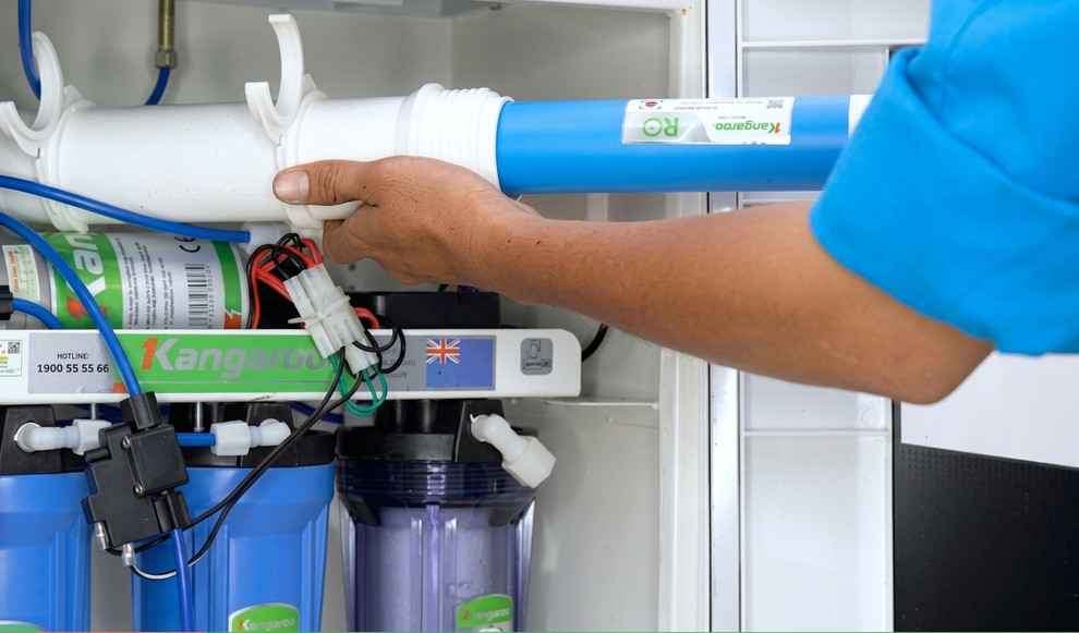 Thay lõi lọc định kỳ giúp máy bơm không bị quá tải, tránh việc máy lọc nước bị kêu