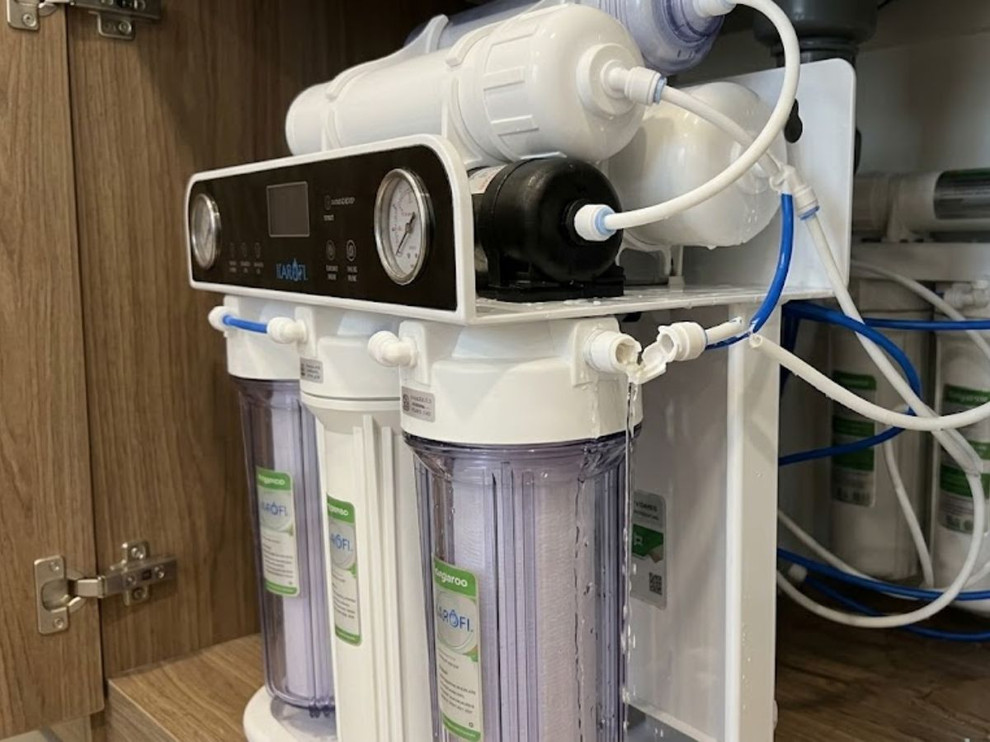 Đường ống nước bị rò rỉ khiến nước bị thất thoát làm máy phải hoạt động liên tục